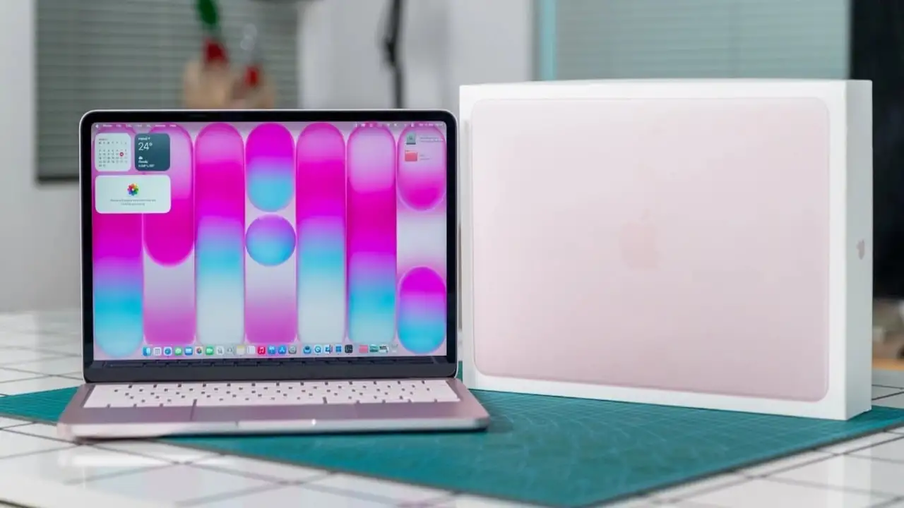 أول جهاز كمبيوتر من Apple يعتمد على شريحة هاتف ذكي لأول مرة